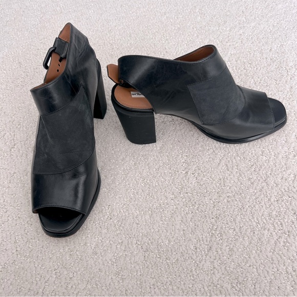 & Other Stories sz 7 genuine leather heels with toe cut outs and suede detailing - Picture 2 of 7